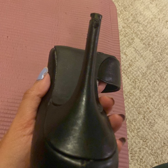 Mossimo pointy toe heels with snake detail - Picture 7 of 11